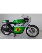 Benelli 500 quattro réplica Renzo Pasolini